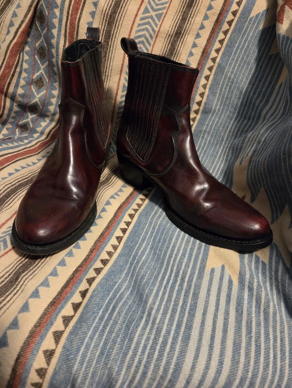 RARE Jamie Chelsea Burgundy/Bwn Frye Booties